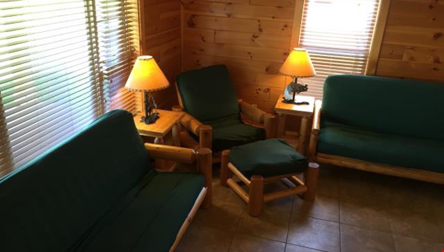 /images/cabin/3049.jpg?w=110&h=75&mode=crop&scale=both